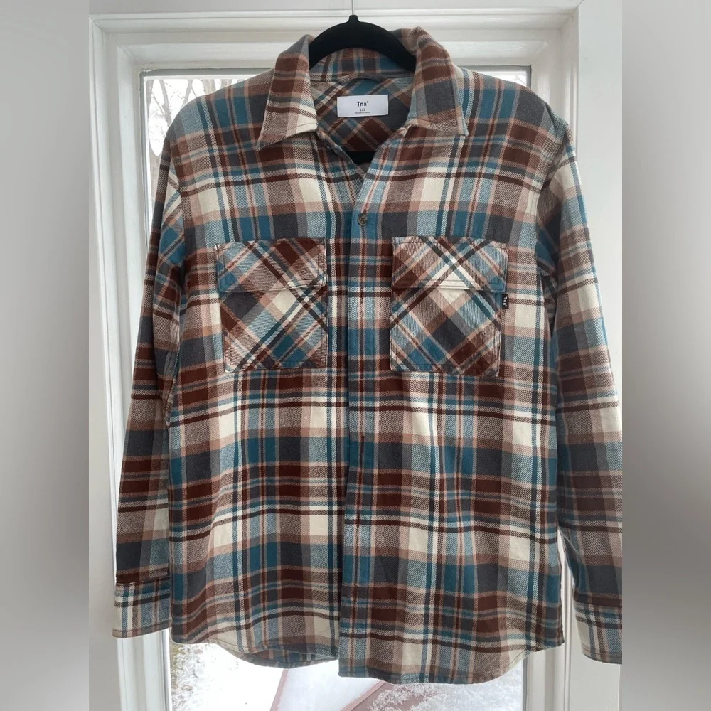 2-Aritzia TNA Plaid Oversized Button-Up Shirt -2 items - Picture 3 of 10